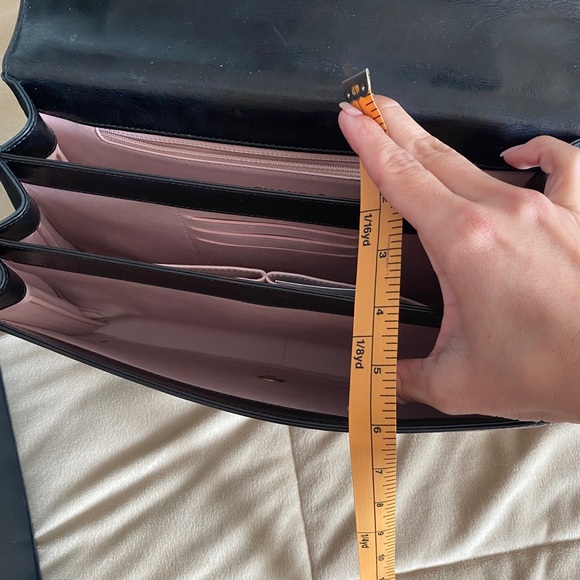 Like New CHANEL purse - Picture 10 of 10